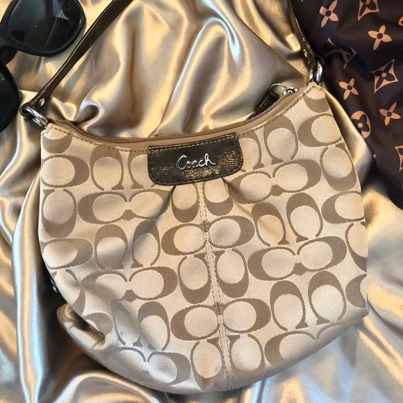 VINTAGE PURSE - Picture 1 of 4